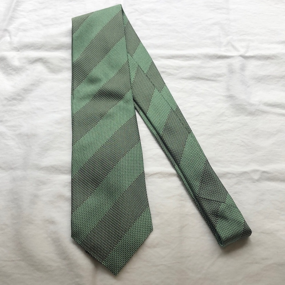 BEAUTIFUL TOM FORD 2-TONE GREEN TIE NWOT